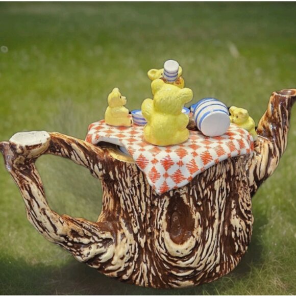 Paul Cardew Teddy Bear Picnic Sculptural Teapot, Sunshine Ceramics, Large, Mint - Picture 2 of 16